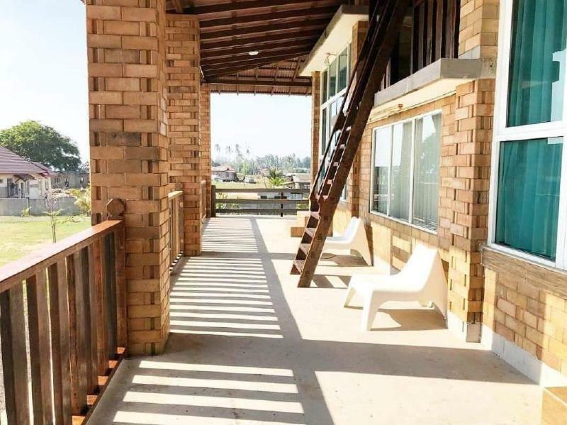 Ombak Deru Lodge Marang Exterior photo